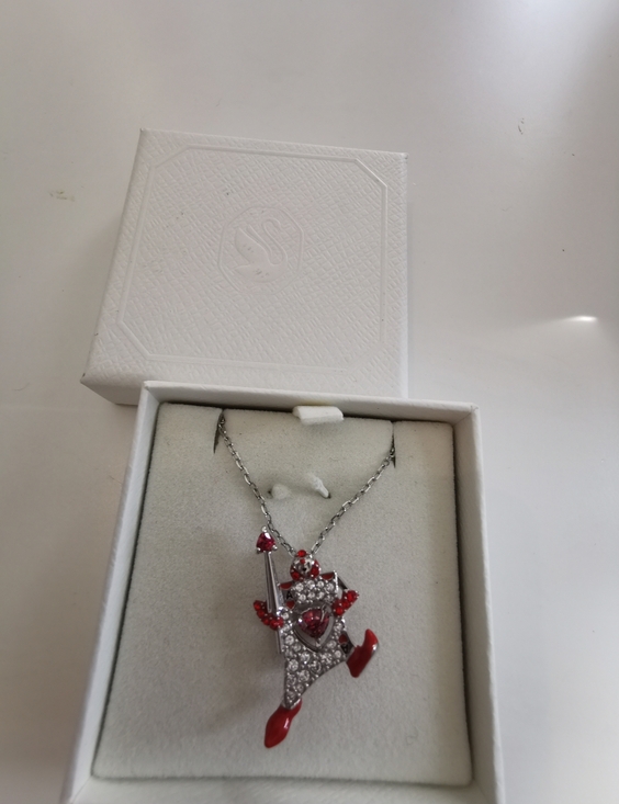 Swarovski Playing Card, Red, Rhodium Plated Alice In Wonderland Pendant Necklace - Picture 4 of 4